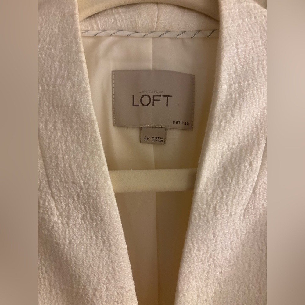 Ann Taylor LOFT Women's White Blazer Sz 4P - Picture 2 of 5